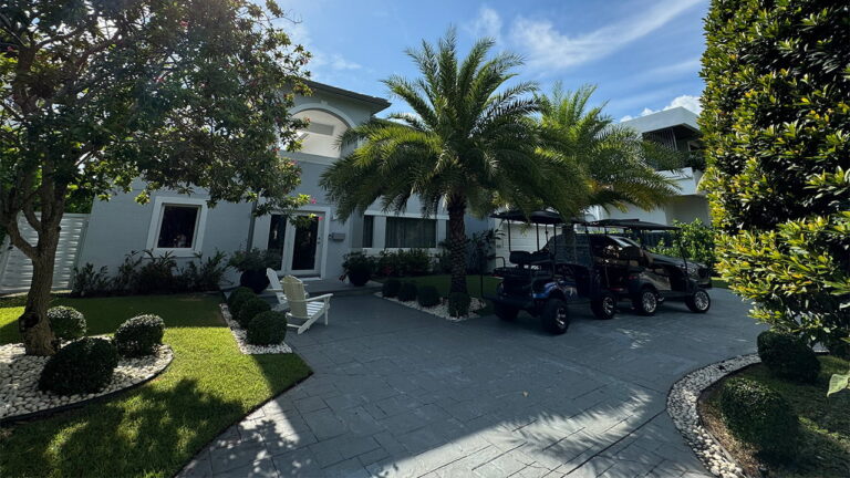 CONTEMPORARY HOUSE KEY BISCAYNE ITALGRES